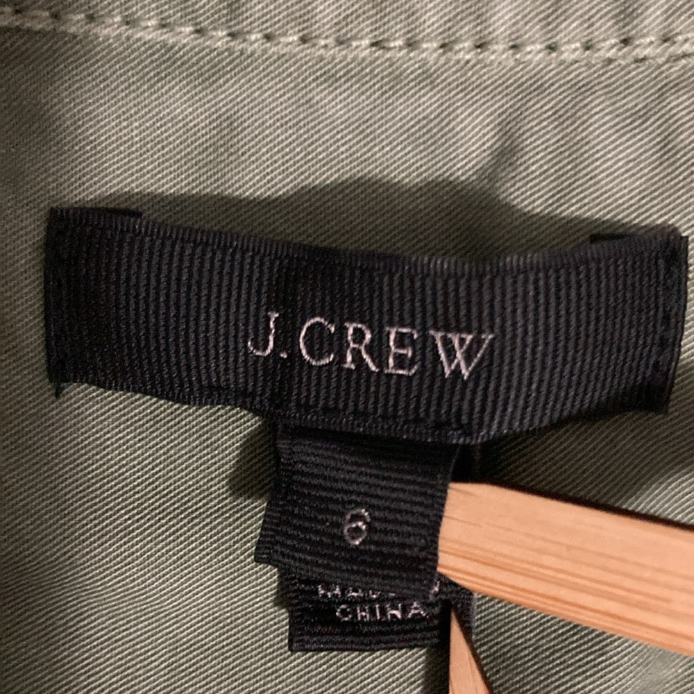 J. Crew Boy Meets Girl Short Sleeve Size 6
Utility Button-Up Shirt 100% cotton - Picture 12 of 13